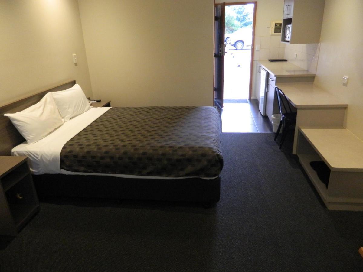 Werribee Motel And Apartments Экстерьер фото